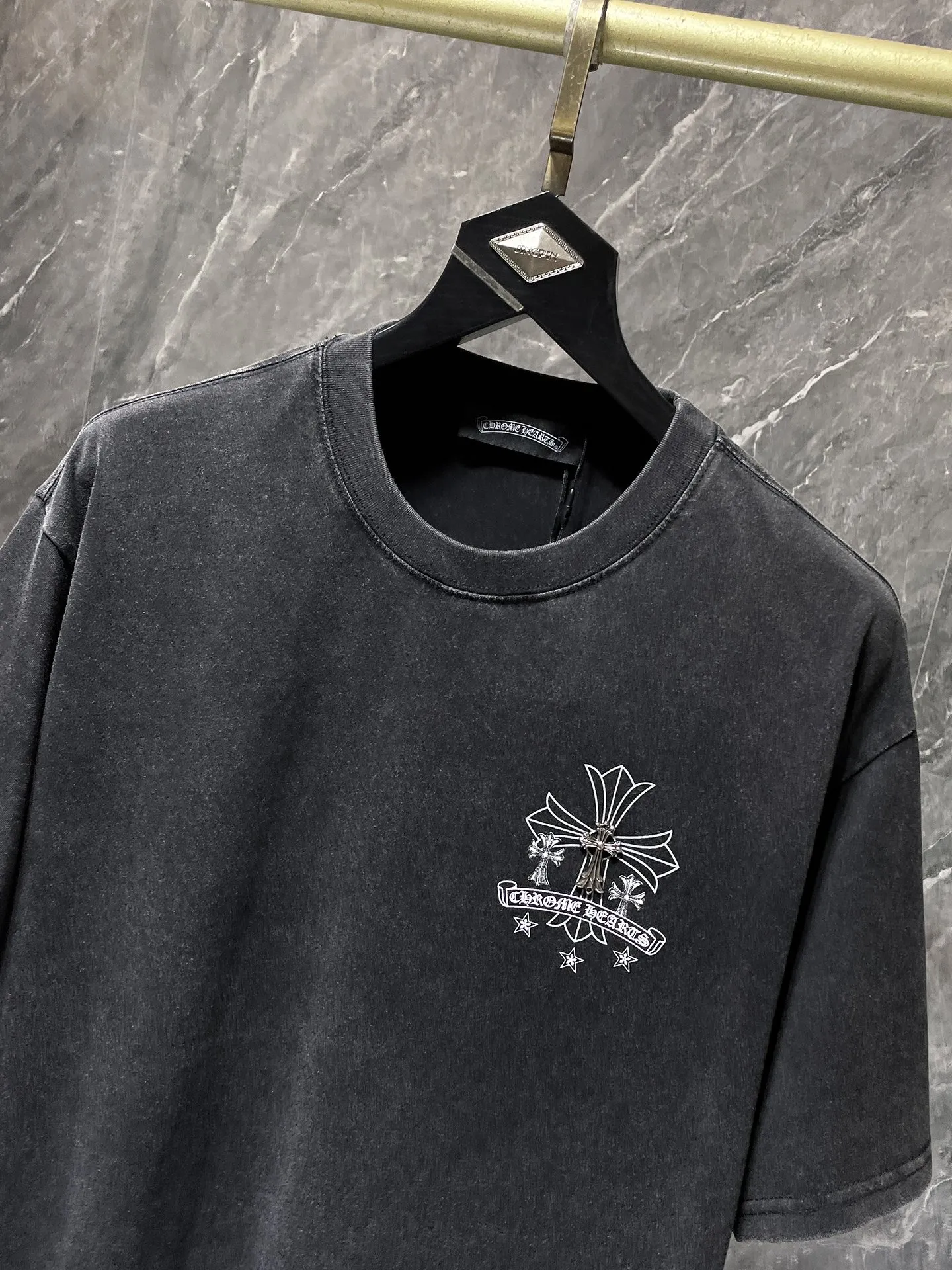 P160 new Chrome Hearts 25ss washable model for summer! ! High gram weight, environmentally friendly and high-quality top-quality fabric 280g Kromat Sanskrit cross metal buckle washable short-sleeved counter synchronization 1:1 replica version Recommended color: black Size: S, M, L, XL